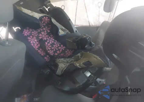 2010 Dodge Grand Caravan Hero z USA, uszkodzony, nr VIN 2D4RN3D18AR389378